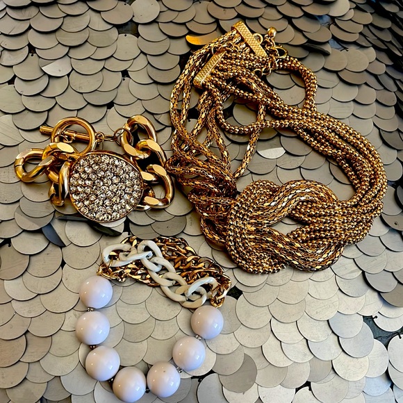 Gold costume jewelry set - Picture 4 of 4